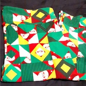 😊FREE😊W/$25 Purchase - Lu La Roe leggings - Christmas ? geometric, Plus Sized